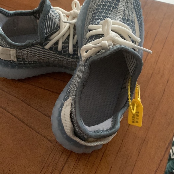 Shoes size 7 - Picture 3 of 7